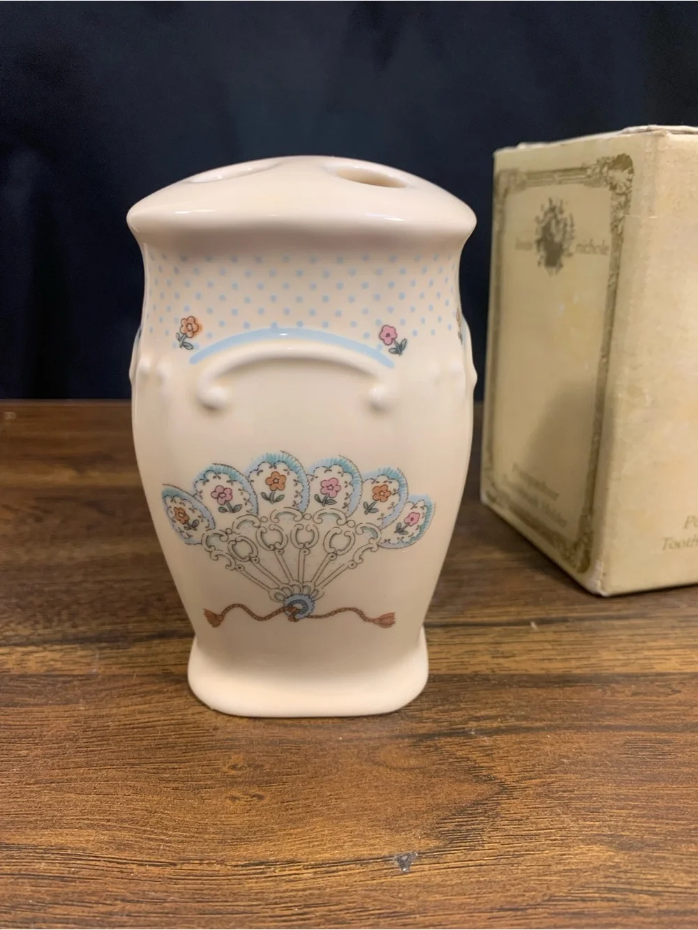 Vintage Louis Nichole Pompadour Toothbrush Holder - Cream Blue Cottagecore